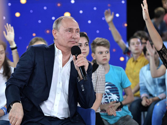 Путин представился детям Платовым и рассказал о преемнике